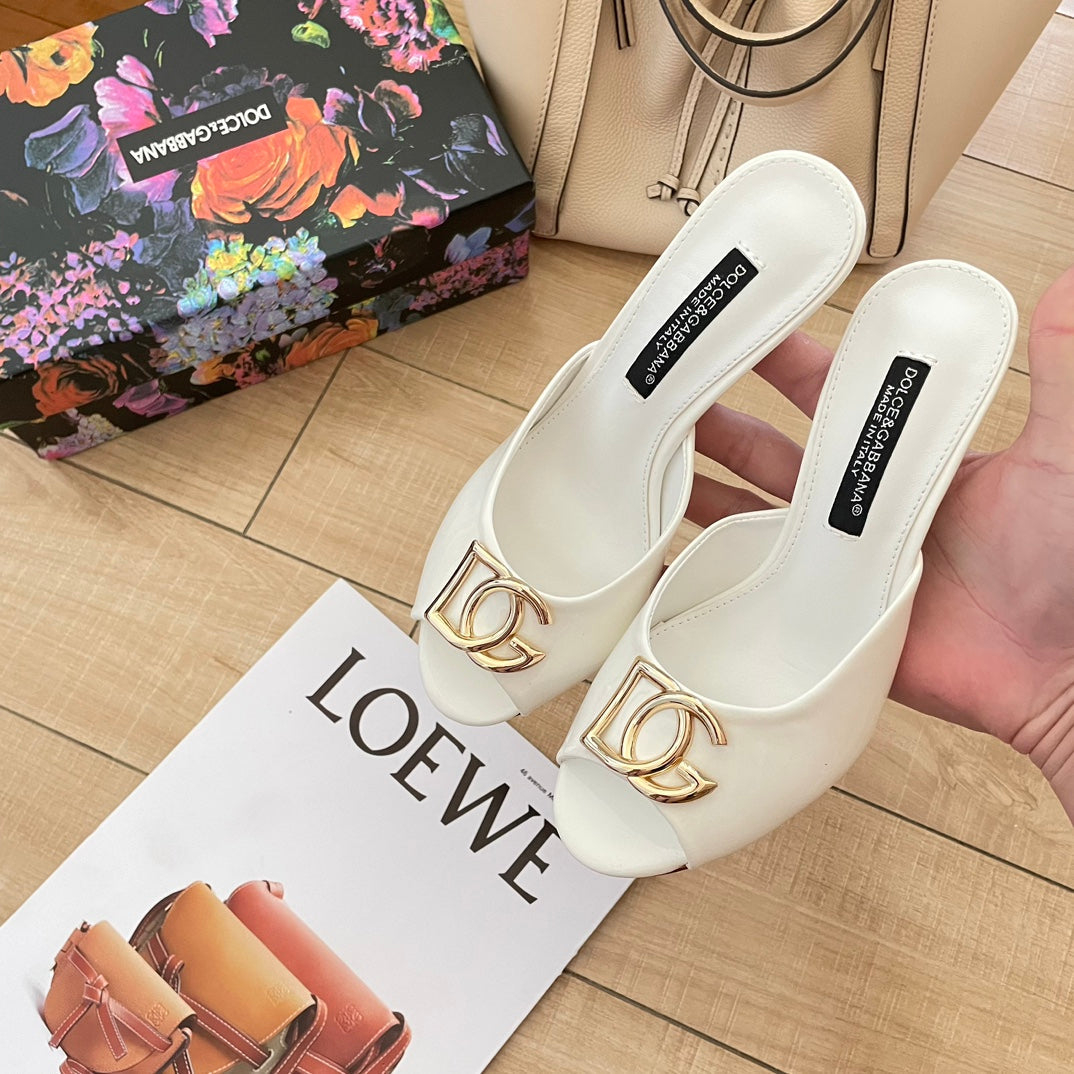 D    23 New Sandals