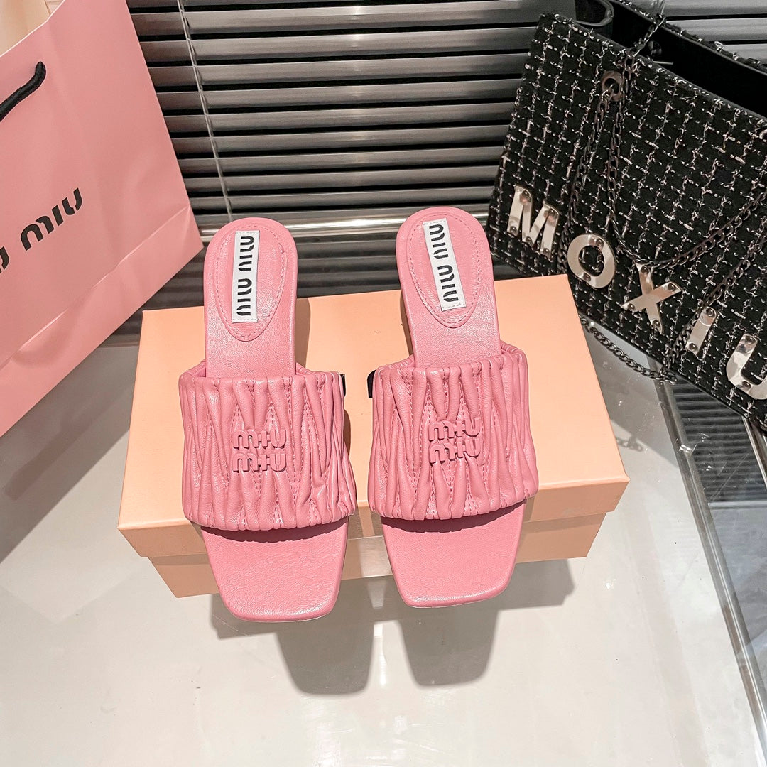 M    new high heels