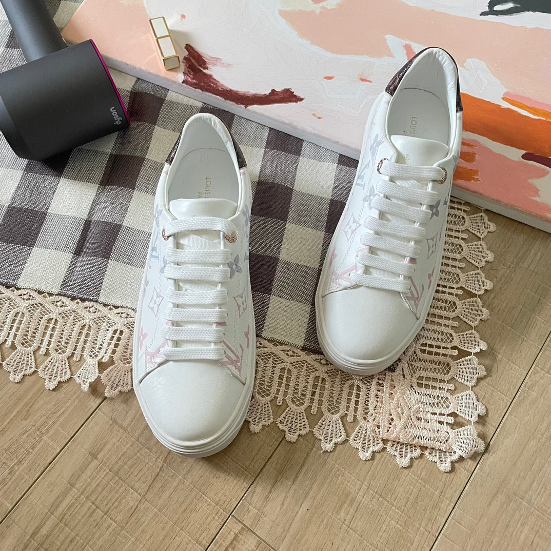 L   23 New Embossed White Shoes