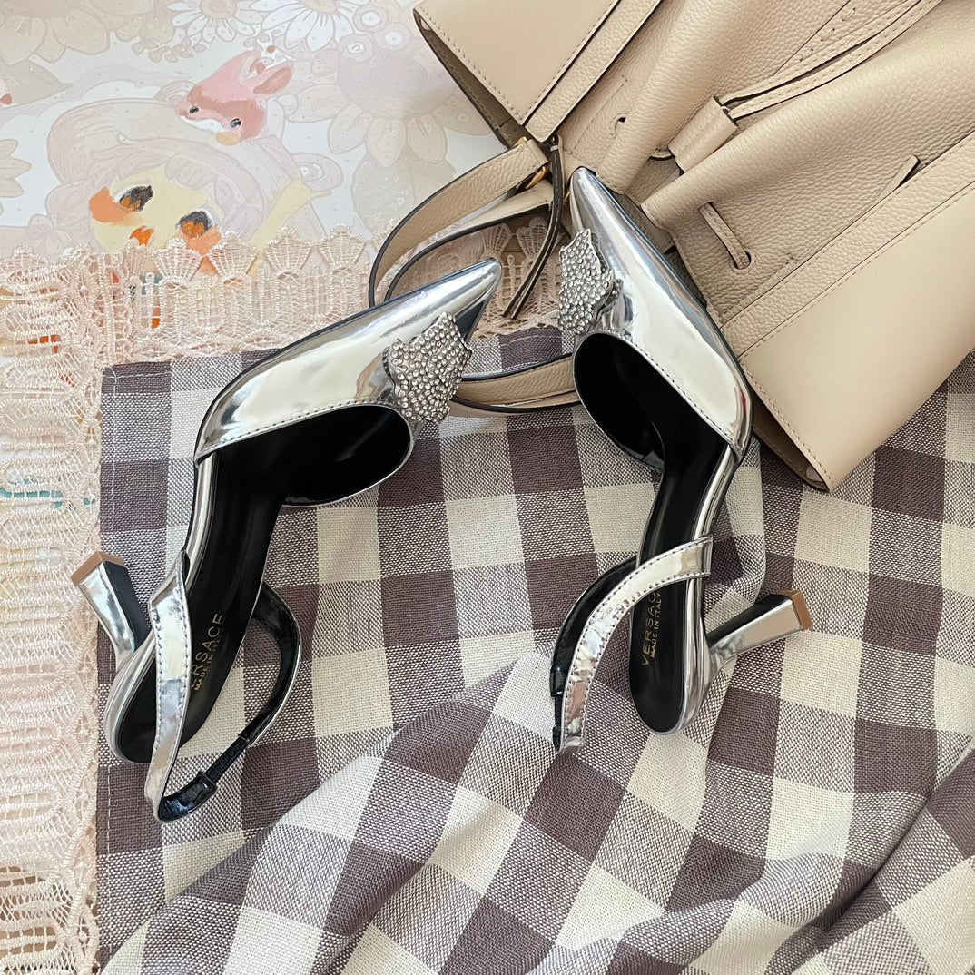 VE* 23 new Medusa sandals