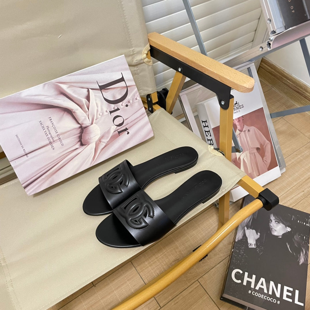 DG* flat slippers
