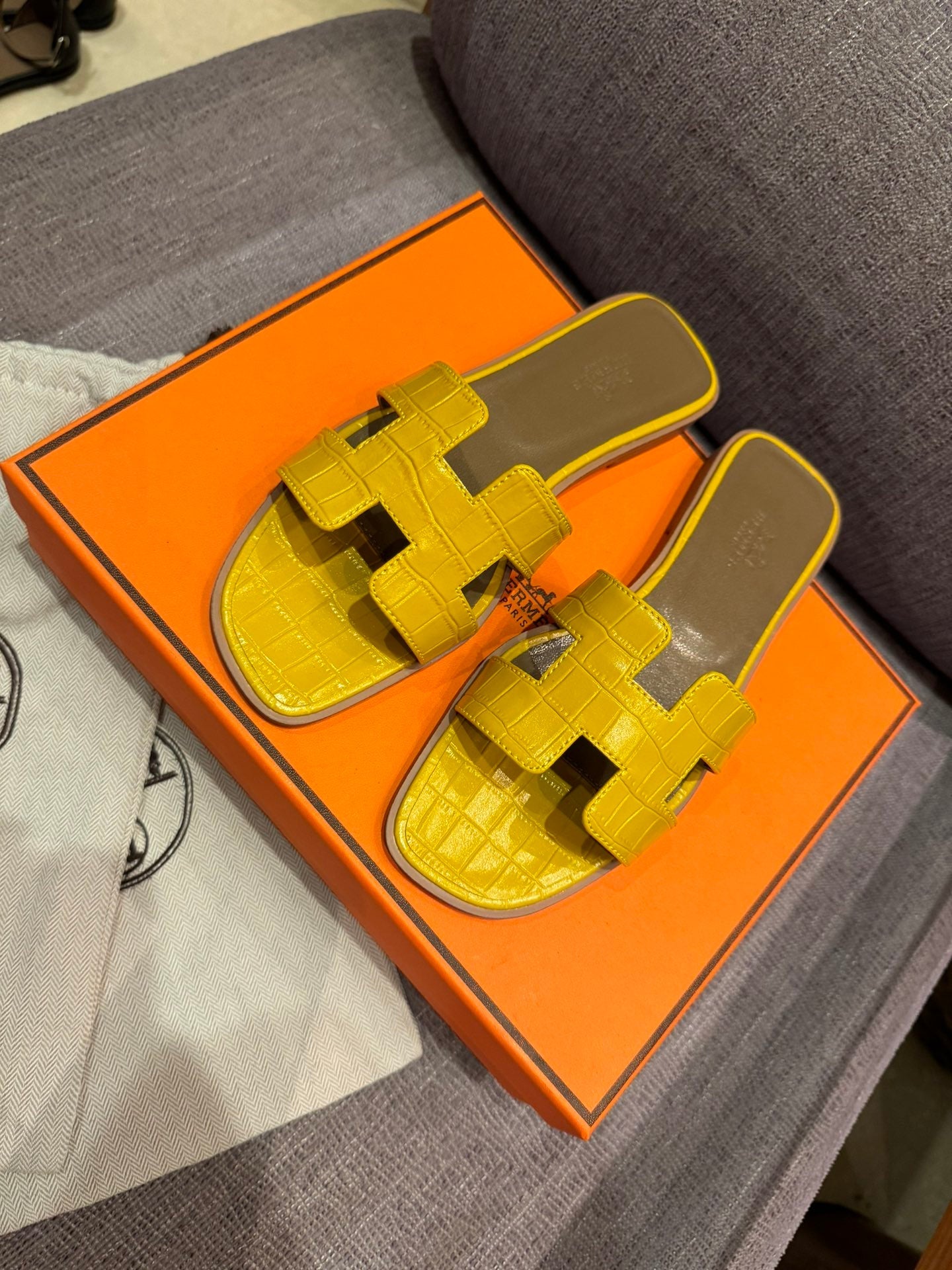 HE*24 new early spring slippers