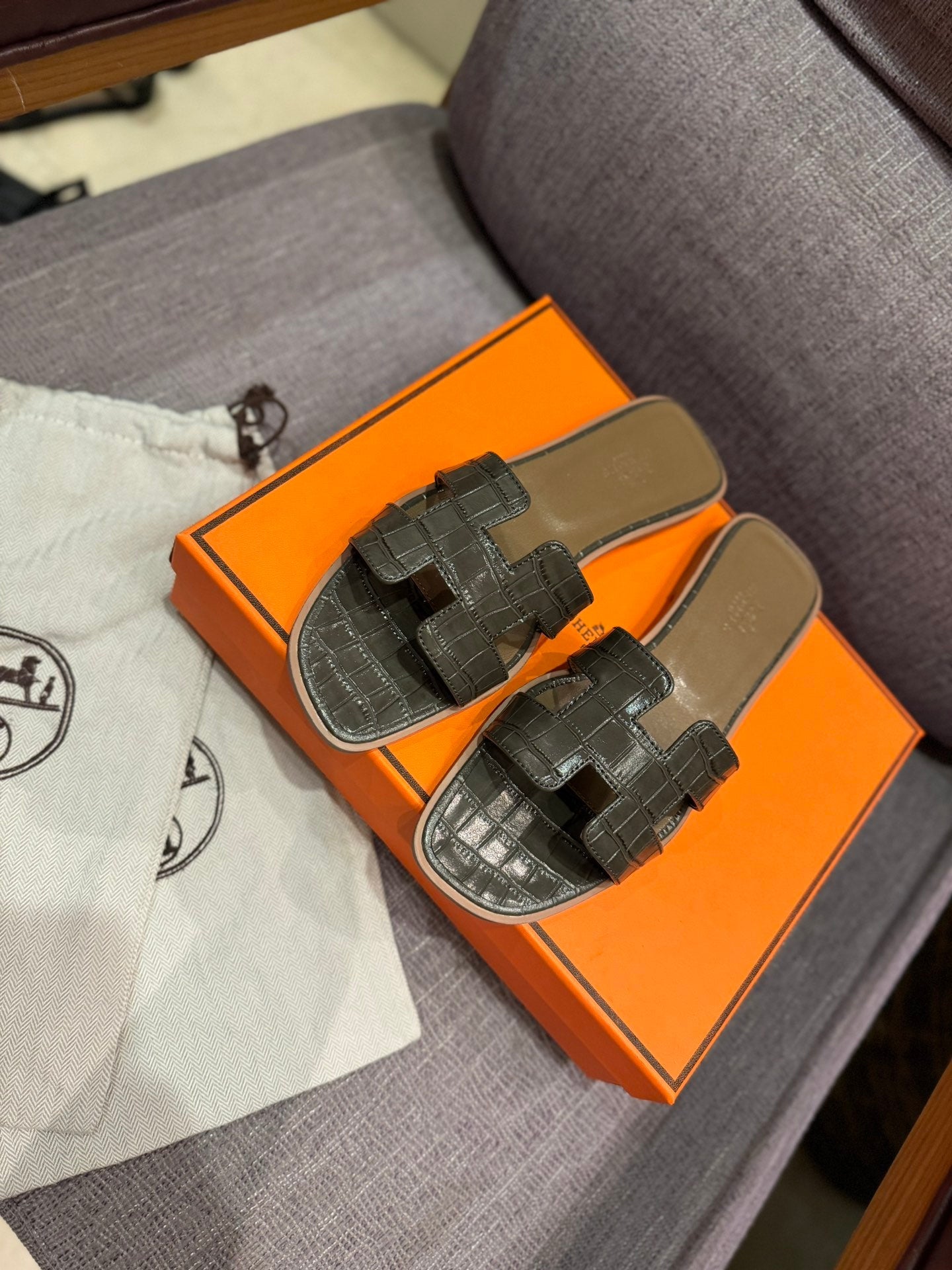 HE*24 new early spring slippers