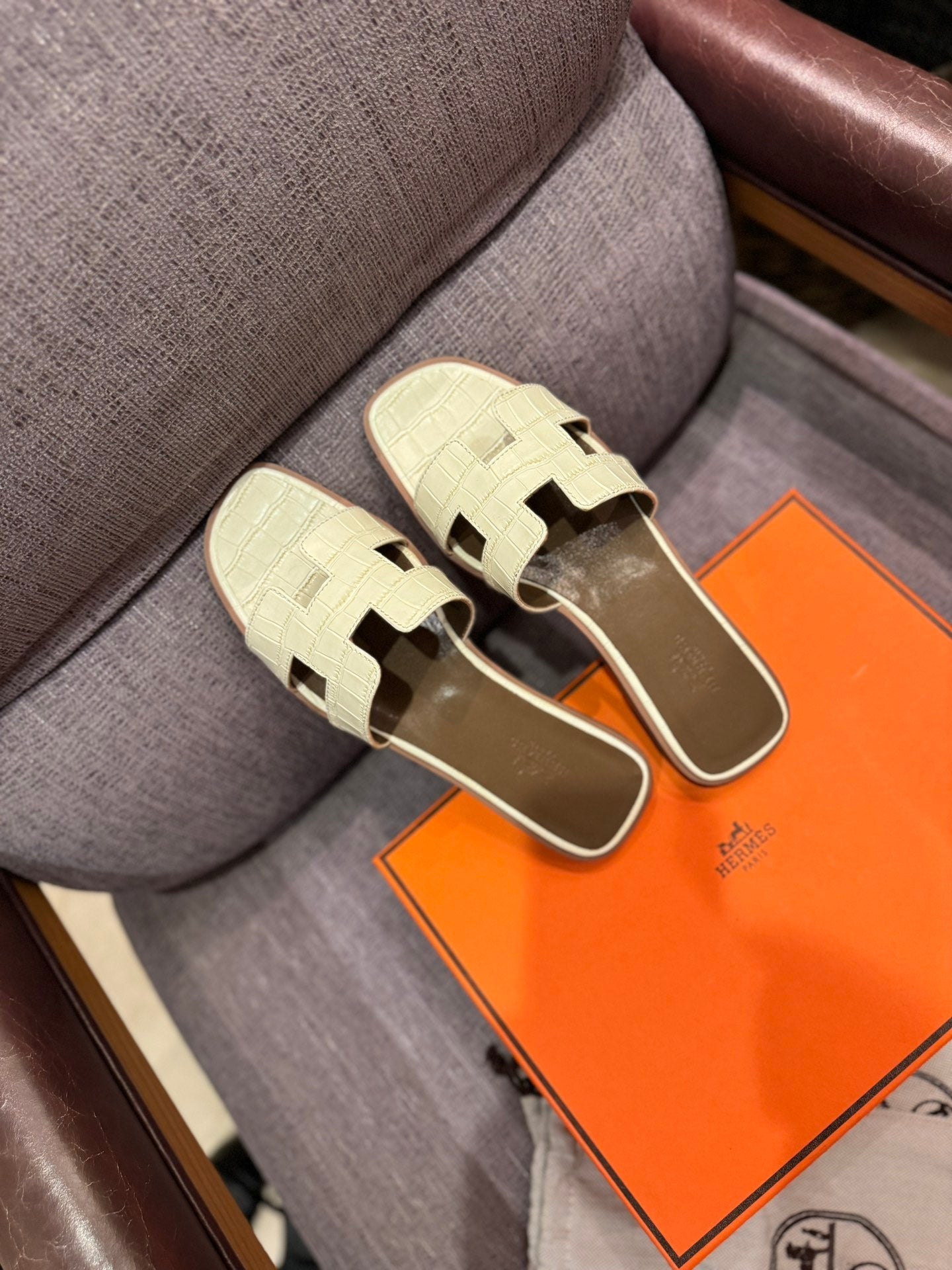 HE*24 new early spring slippers