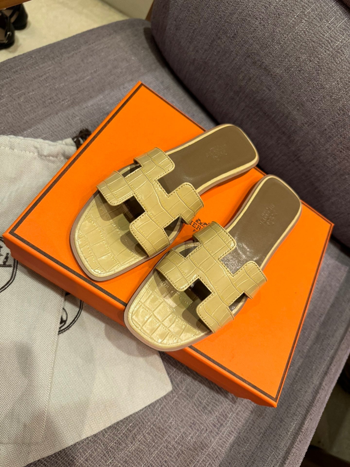 HE*24 new early spring slippers