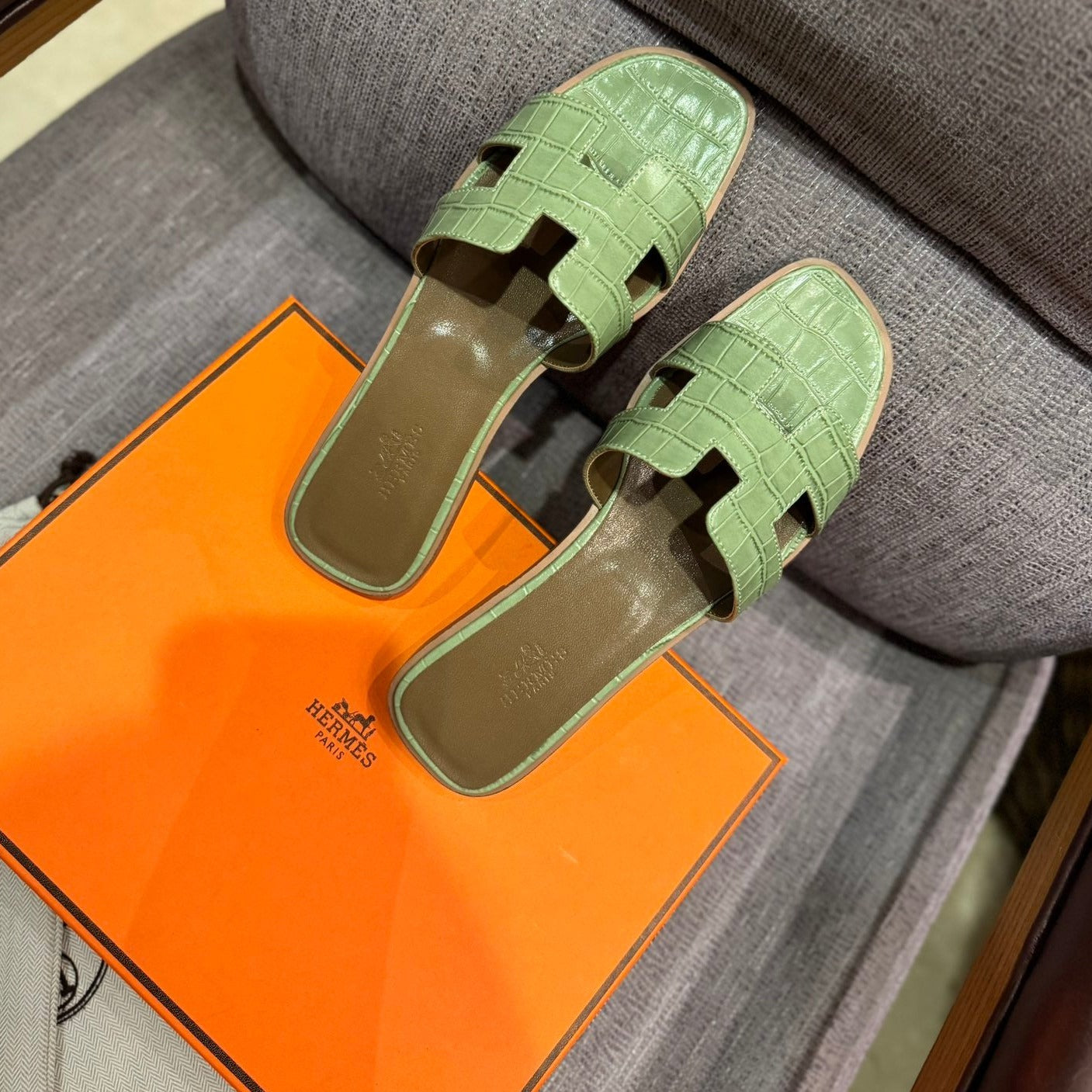 HE*24 new early spring slippers