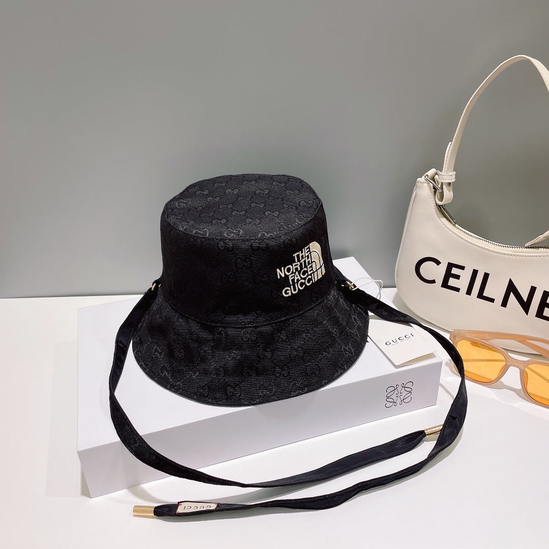 GU* new double-sided bucket hat