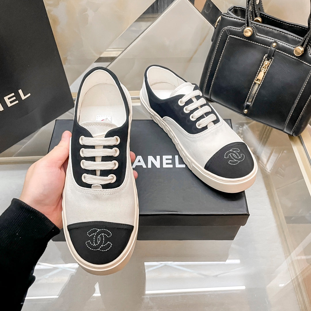 CHA* 24 new white shoes