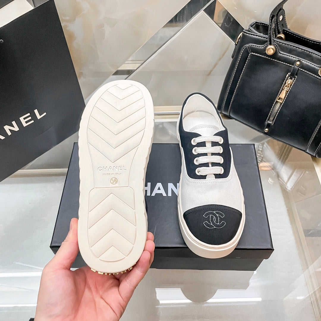 CHA* 24 new white shoes