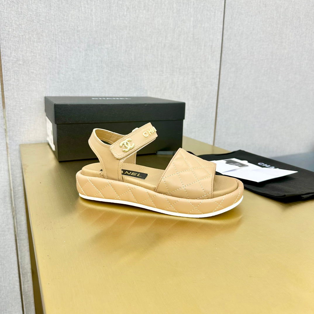 CHAN* 24 catwalk style thick heel sandals