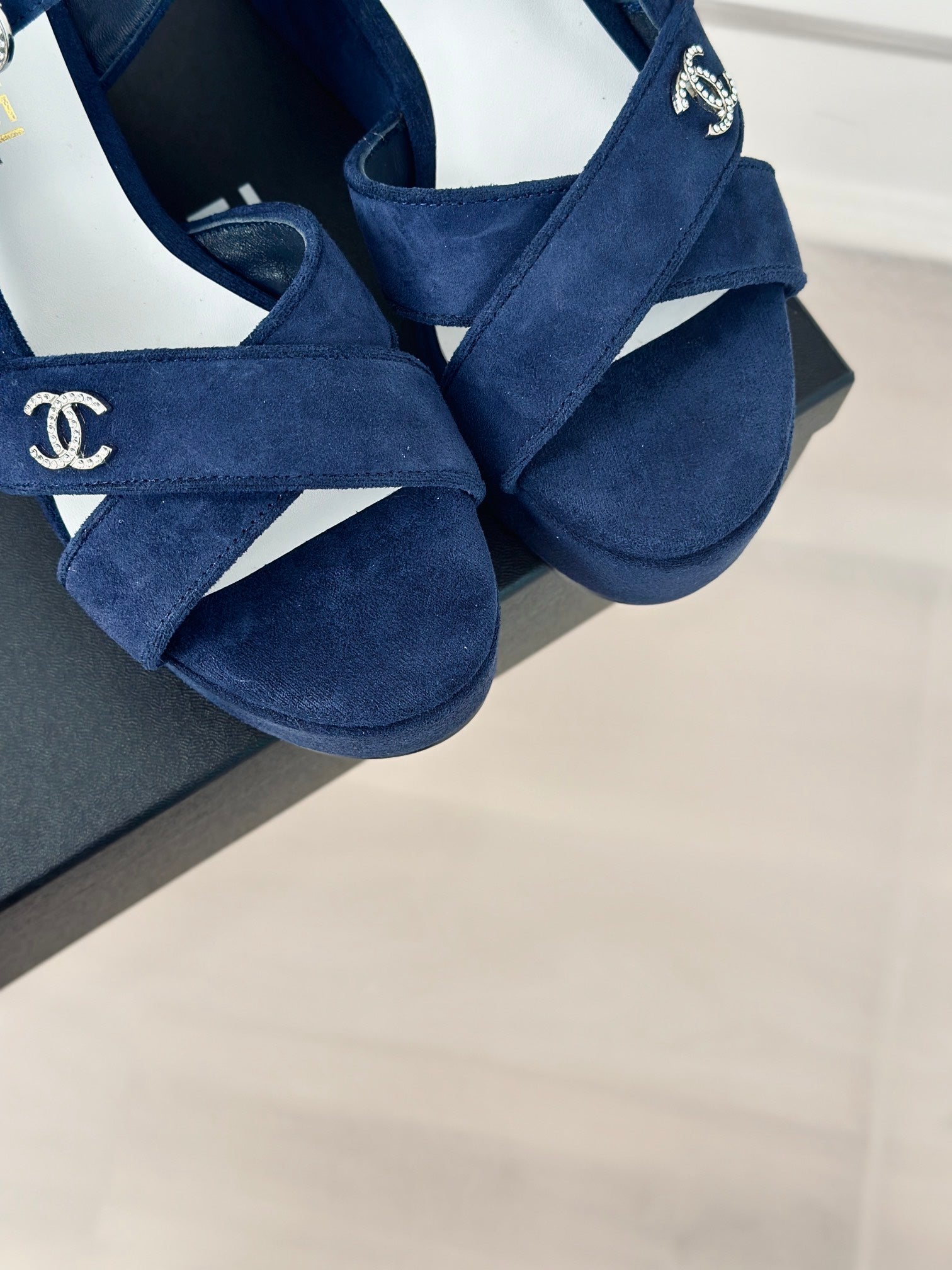 CHA* 24 new products cross-strap thick-soled sandals 1:1 VIP