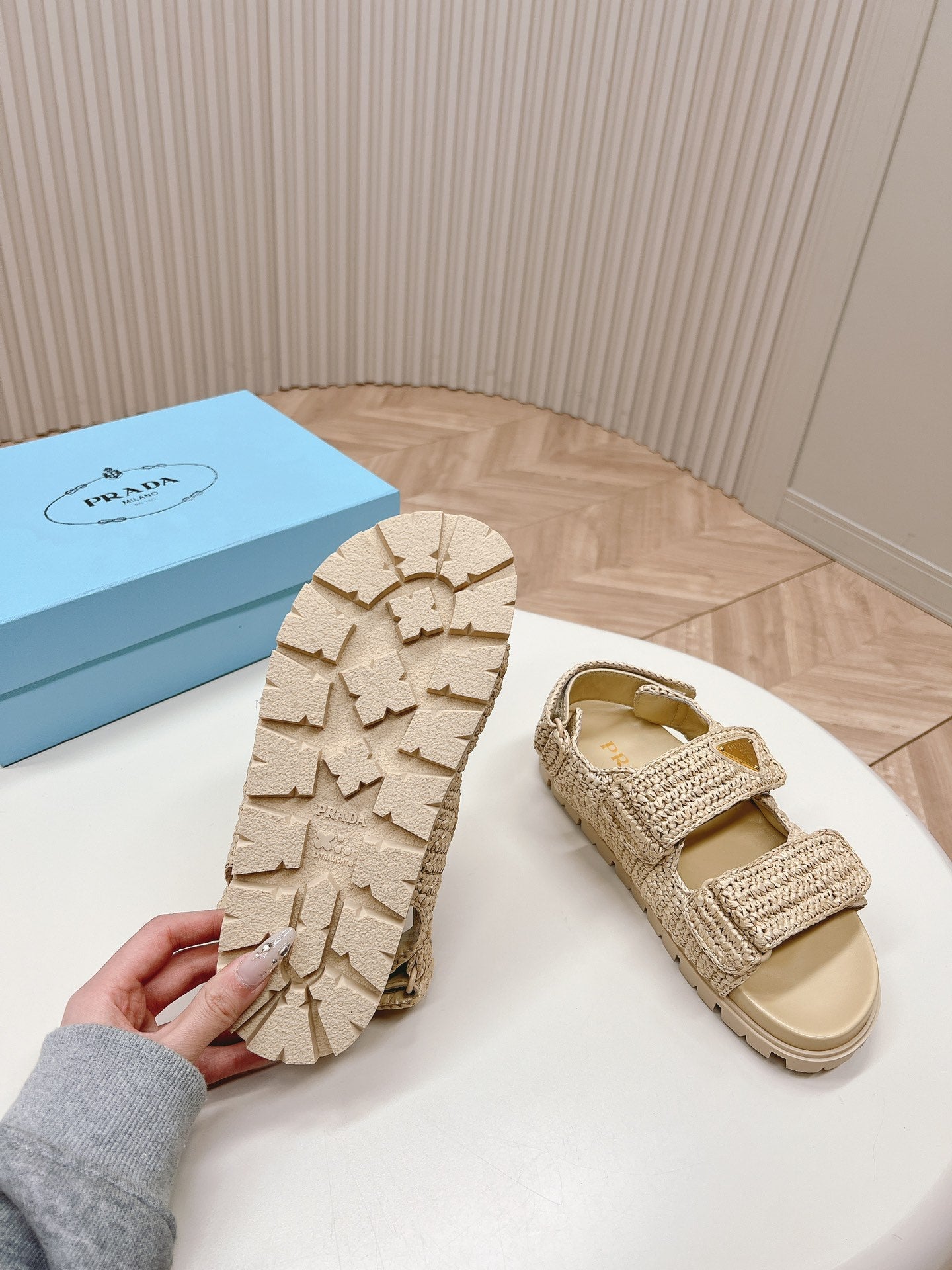 Pra*24 new woven sandals 1:1  VIP