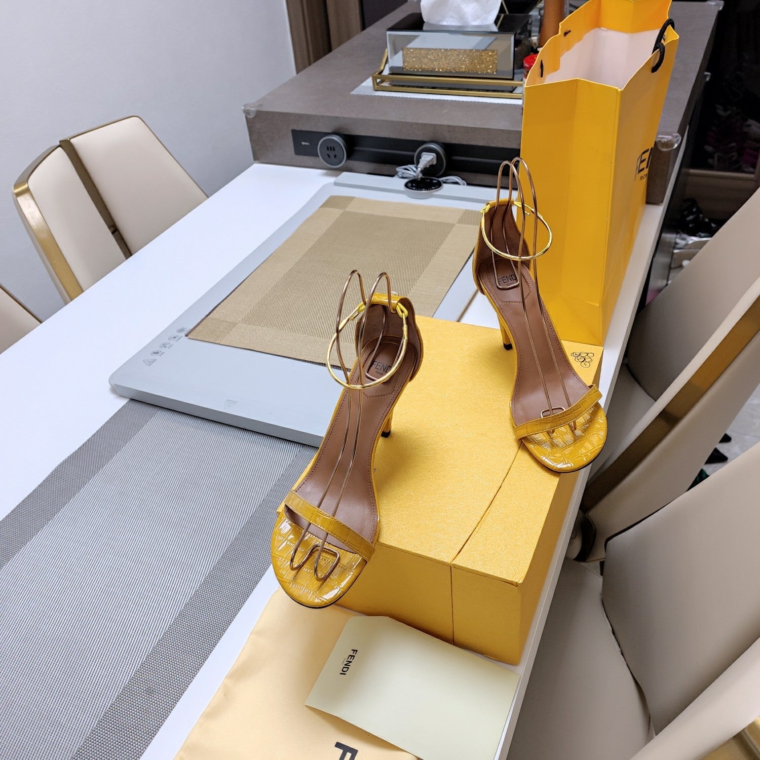 FEN* 24 new leather high heels 1:1 VIP