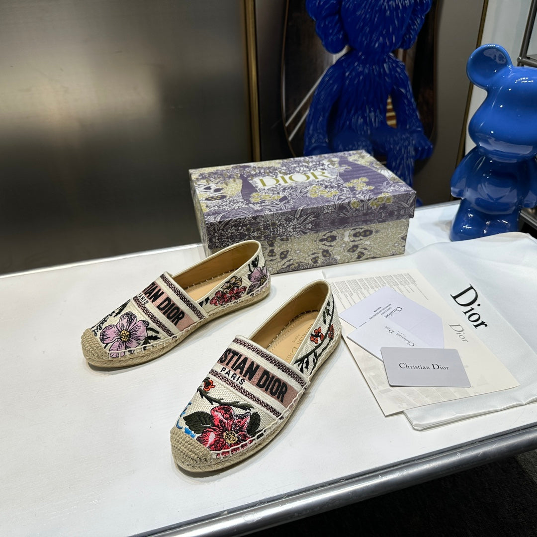 DIO* embroidered fisherman shoes