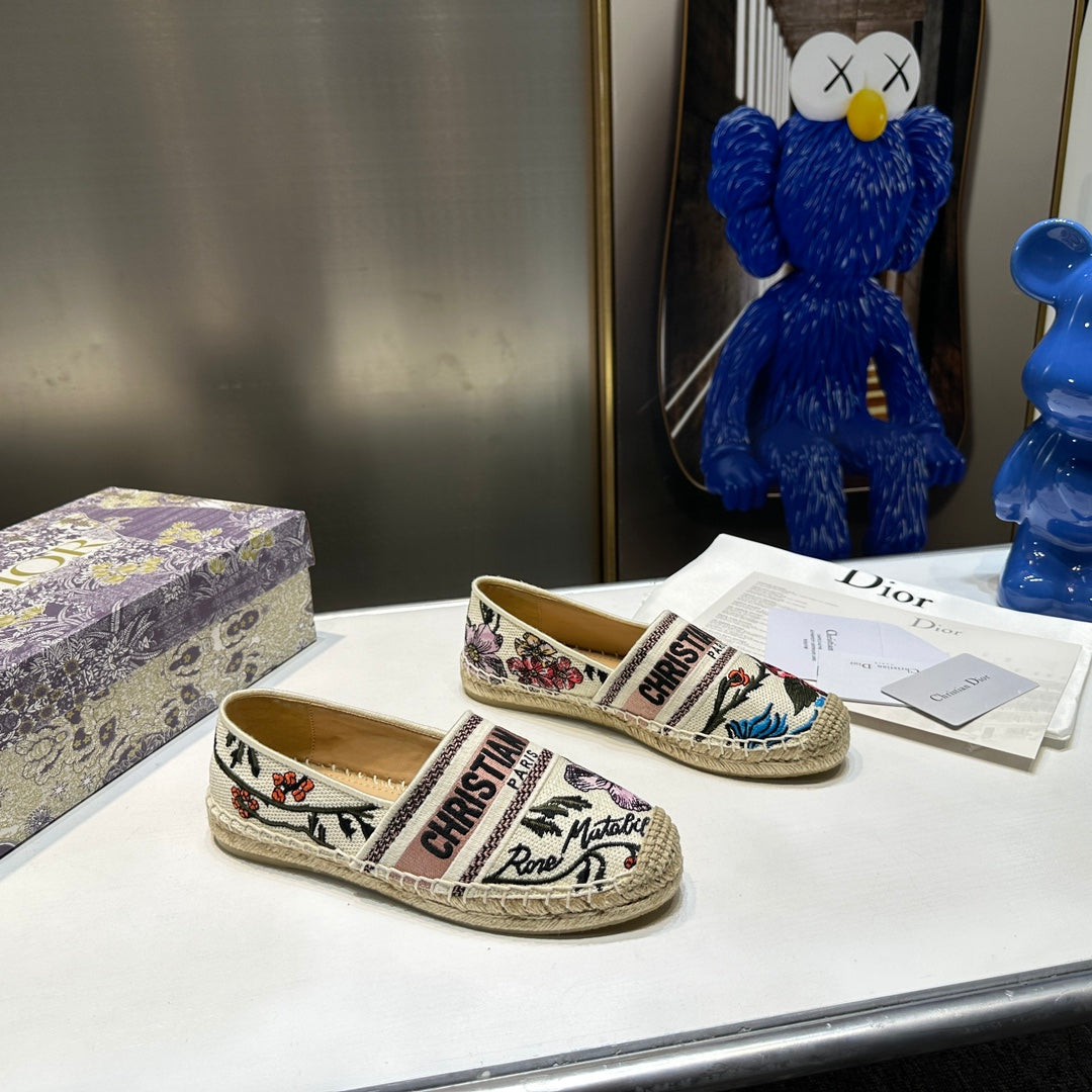 DIO* embroidered fisherman shoes