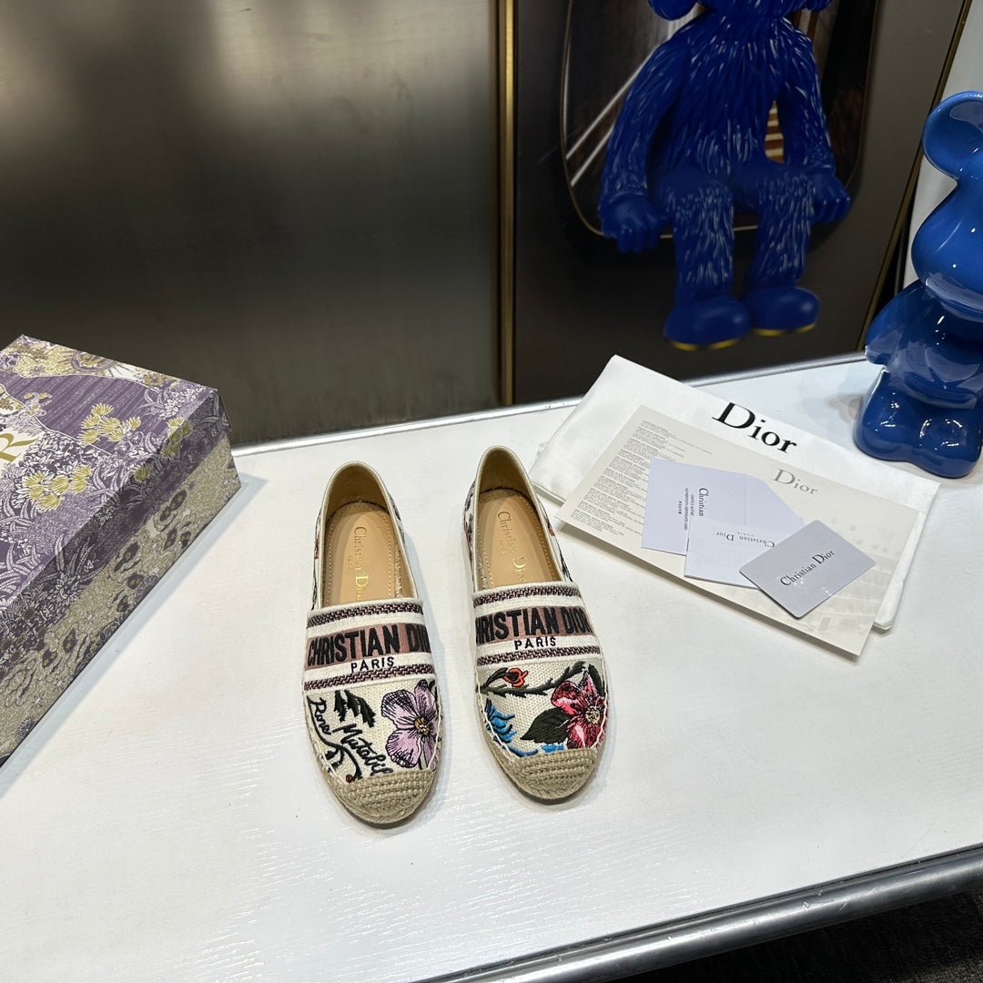 DIO* embroidered fisherman shoes