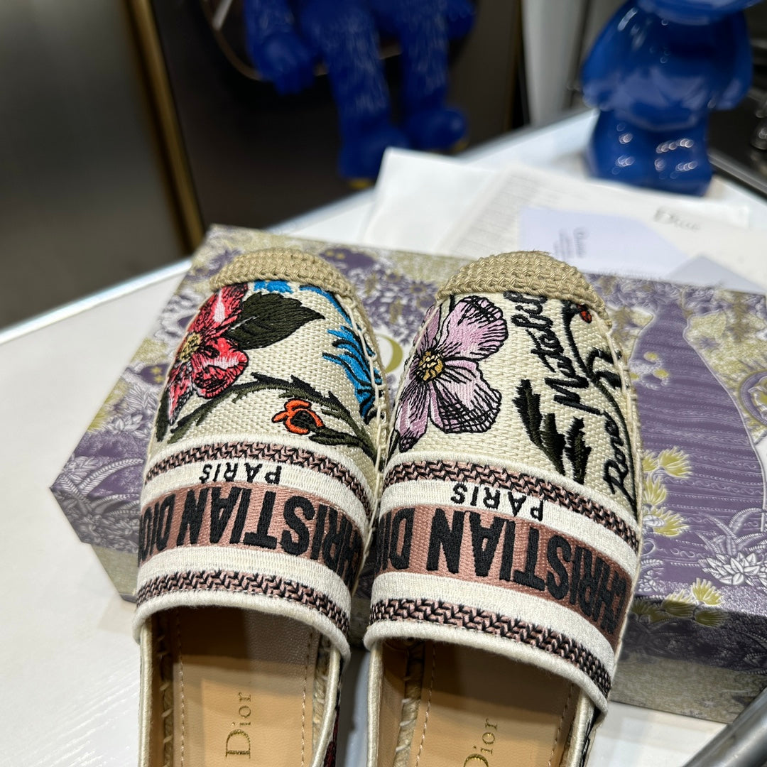 DIO* embroidered fisherman shoes