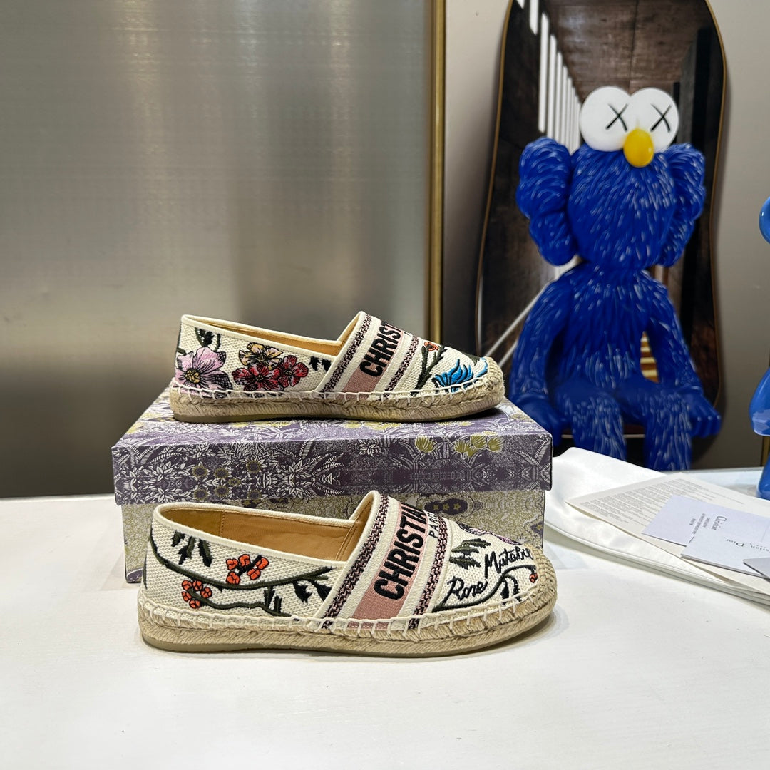 DIO* embroidered fisherman shoes