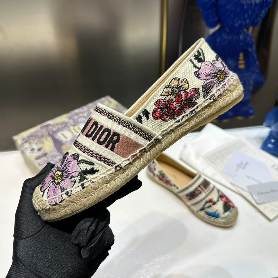 DIO* embroidered fisherman shoes