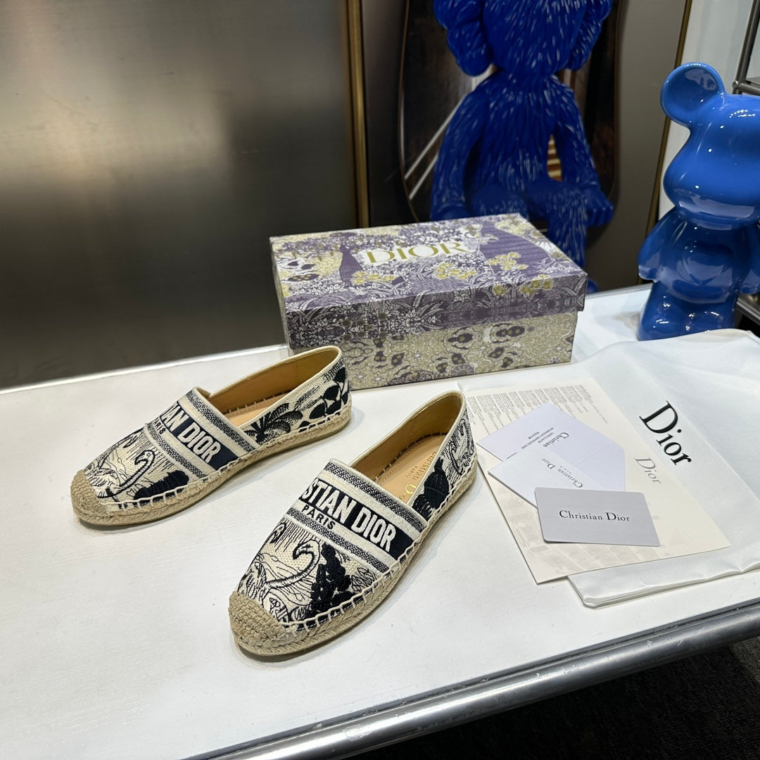 DIO* embroidered fisherman shoes