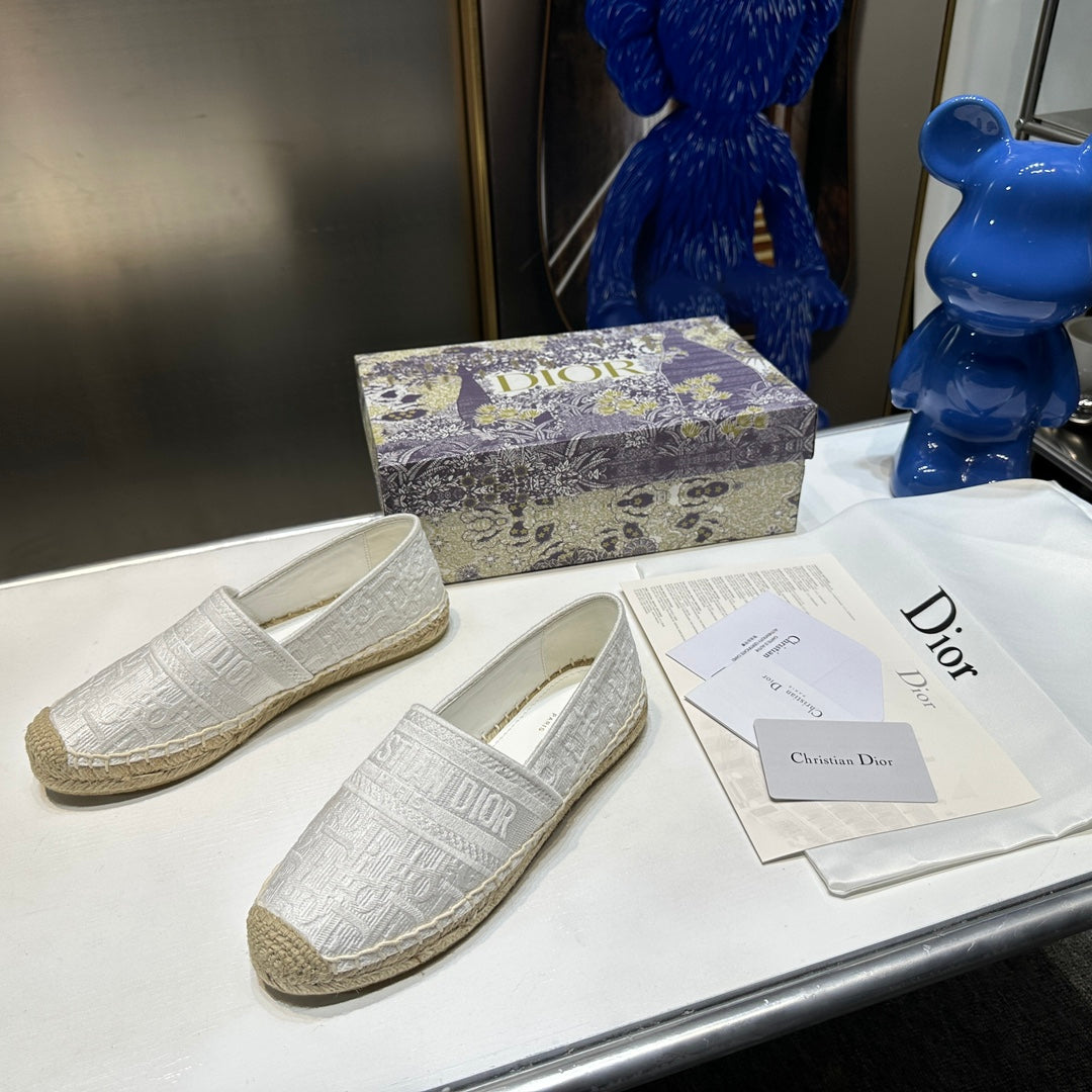 DIO* embroidered fisherman shoes