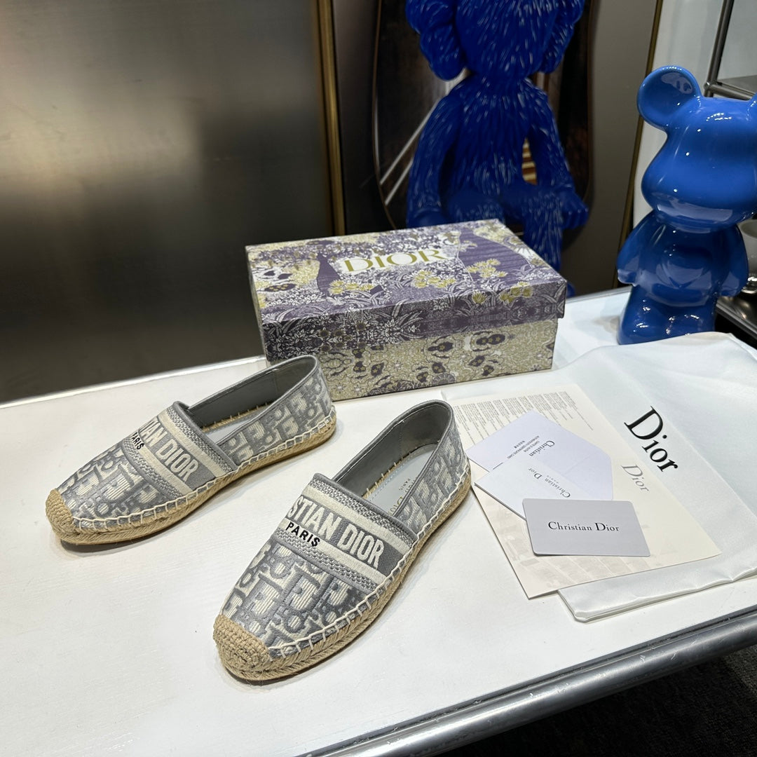 DIO* embroidered fisherman shoes