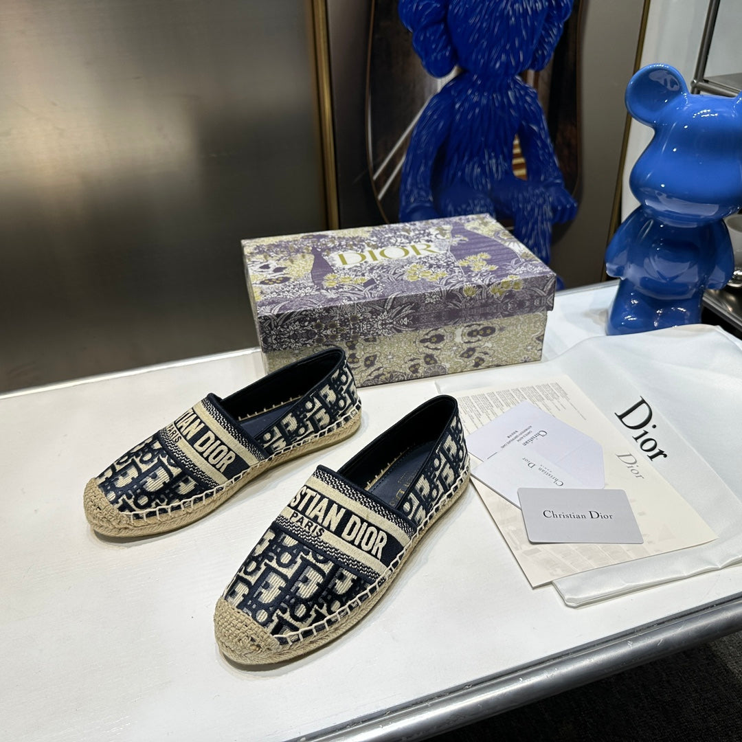 DIO* embroidered fisherman shoes