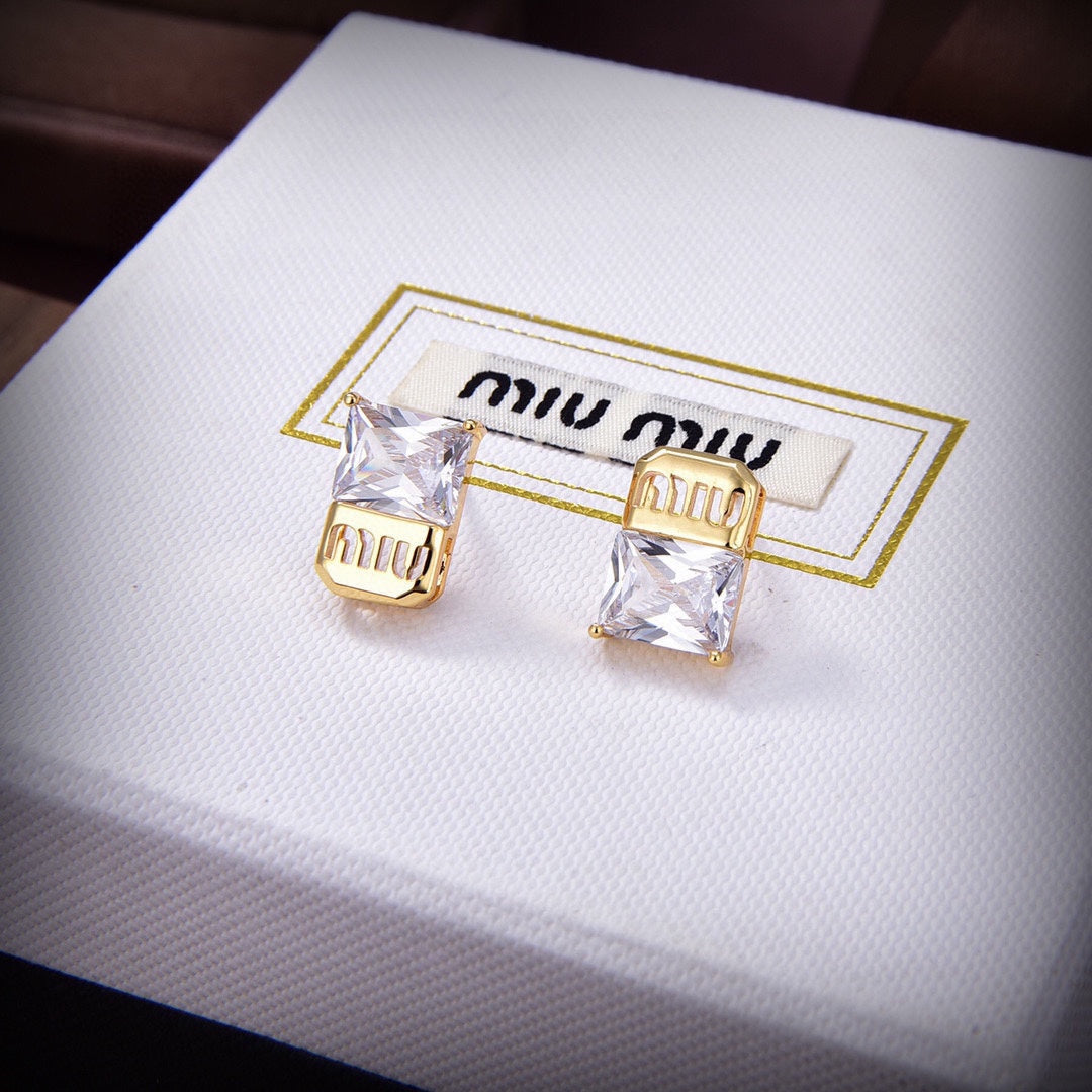 MI* 24 new letter earrings