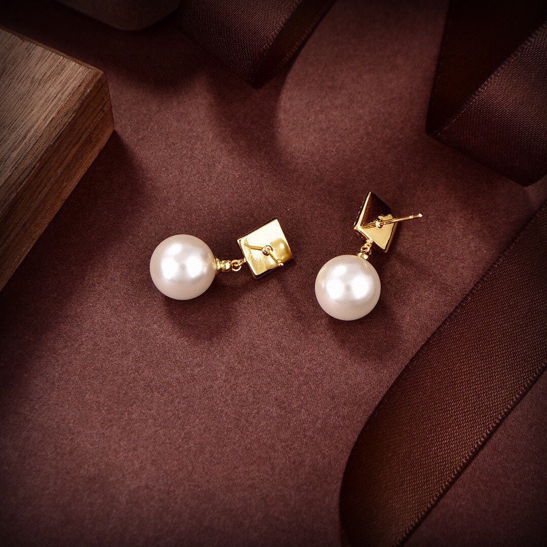 Valenti* hot style earrings