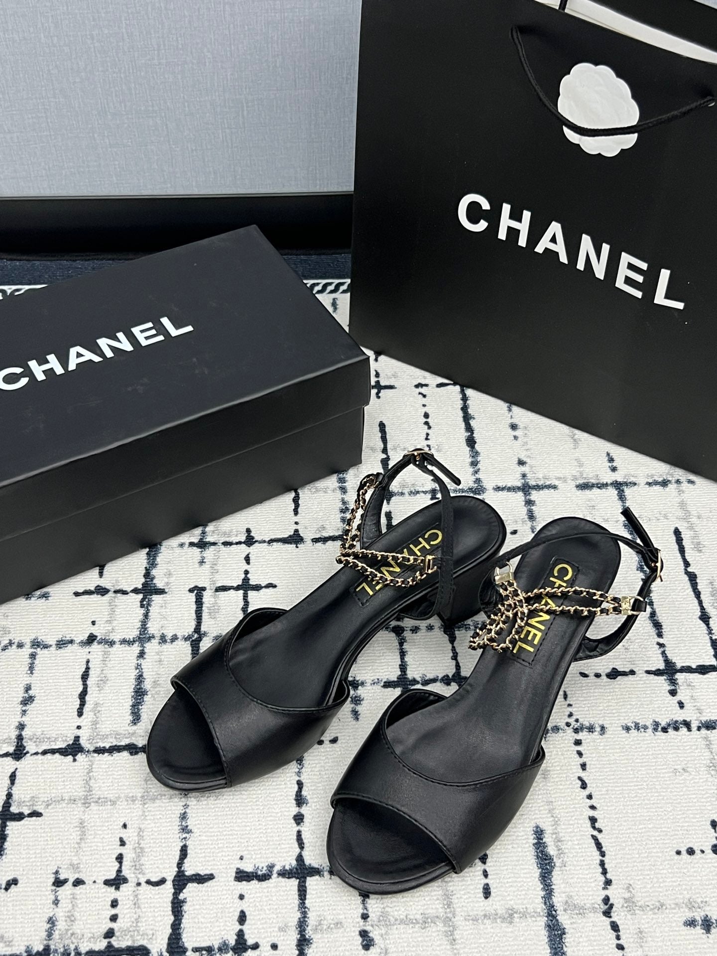 CHAN* 24 new sandals