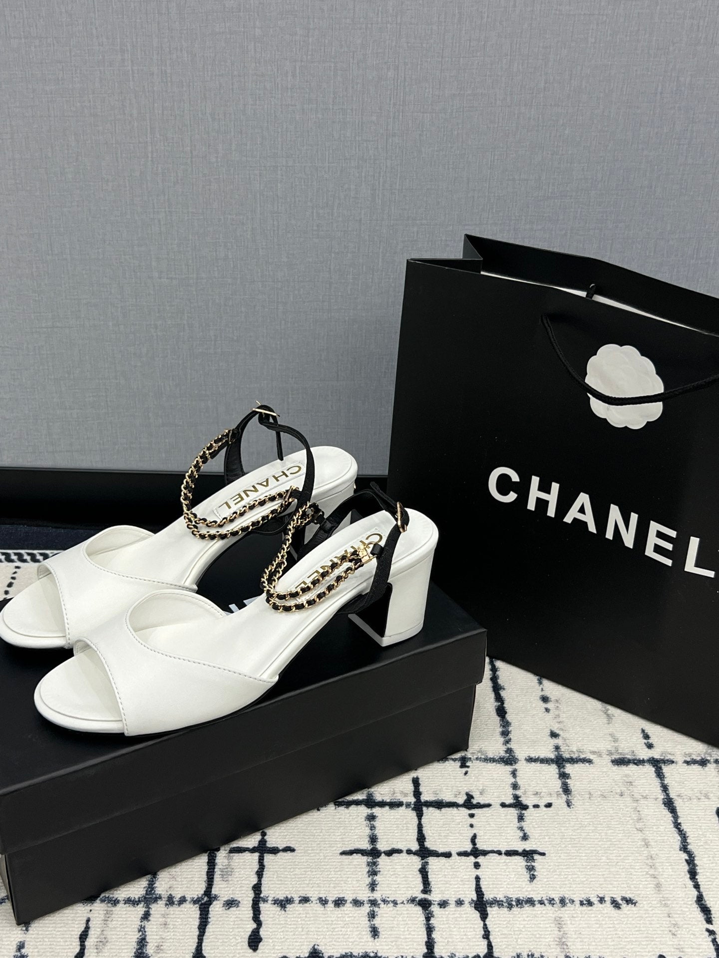 CHAN* 24 new sandals