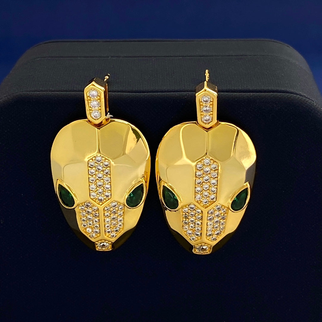 Bulga* snake head diamond earrings