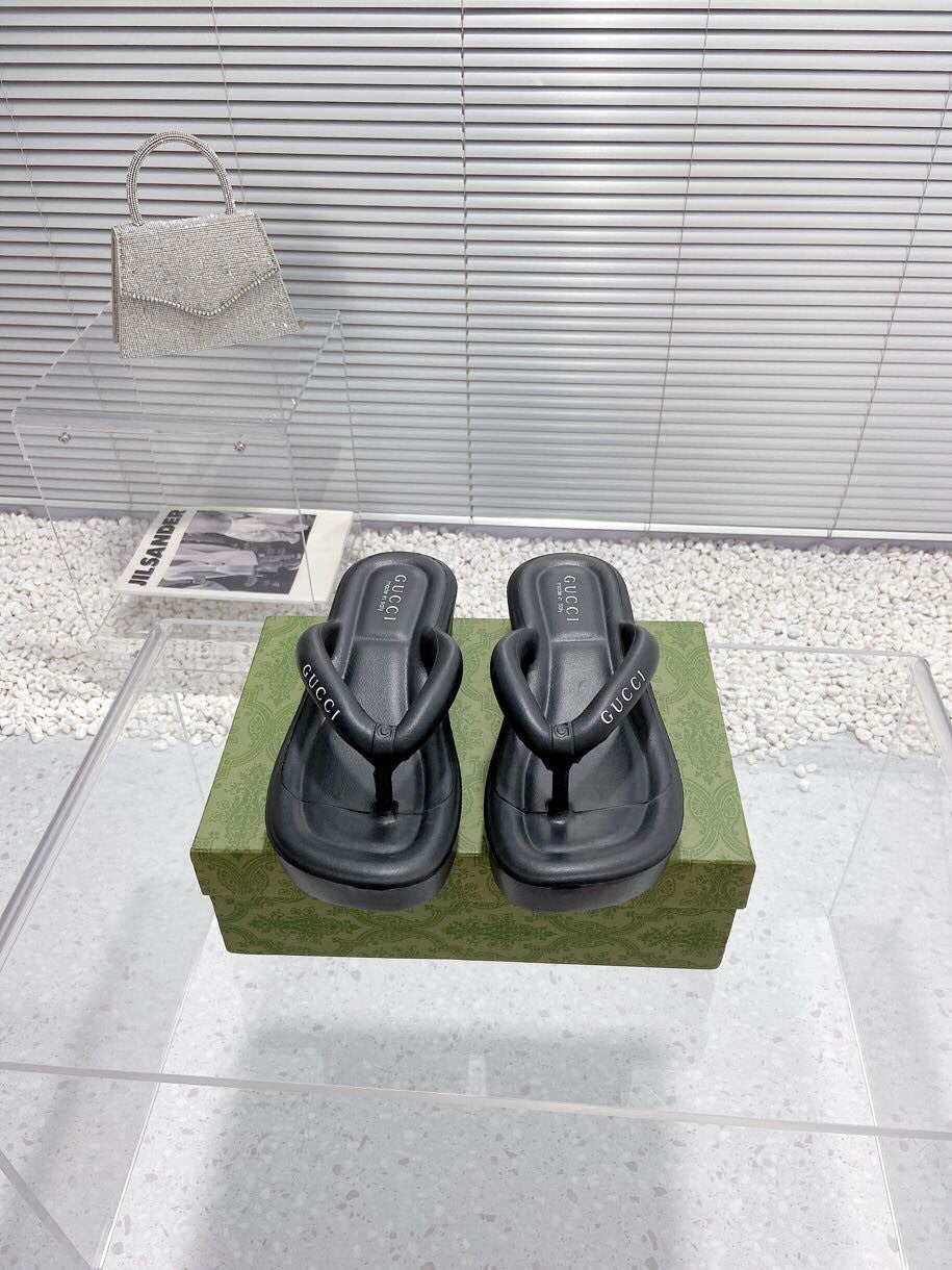 GUC* popular platform sandals