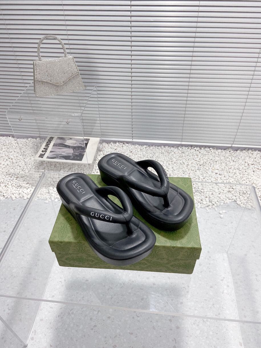 GUC* popular platform sandals