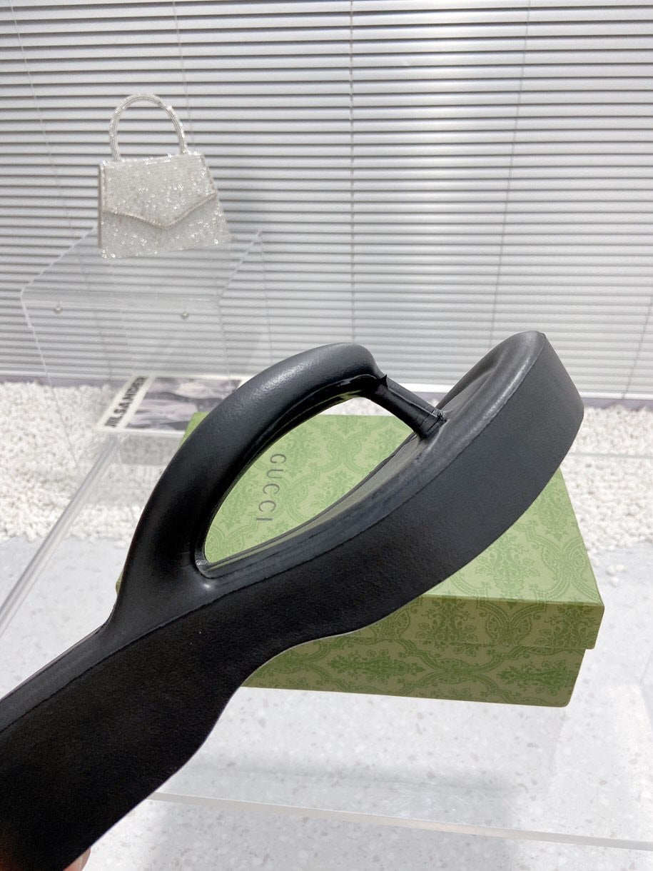 GUC* popular platform sandals