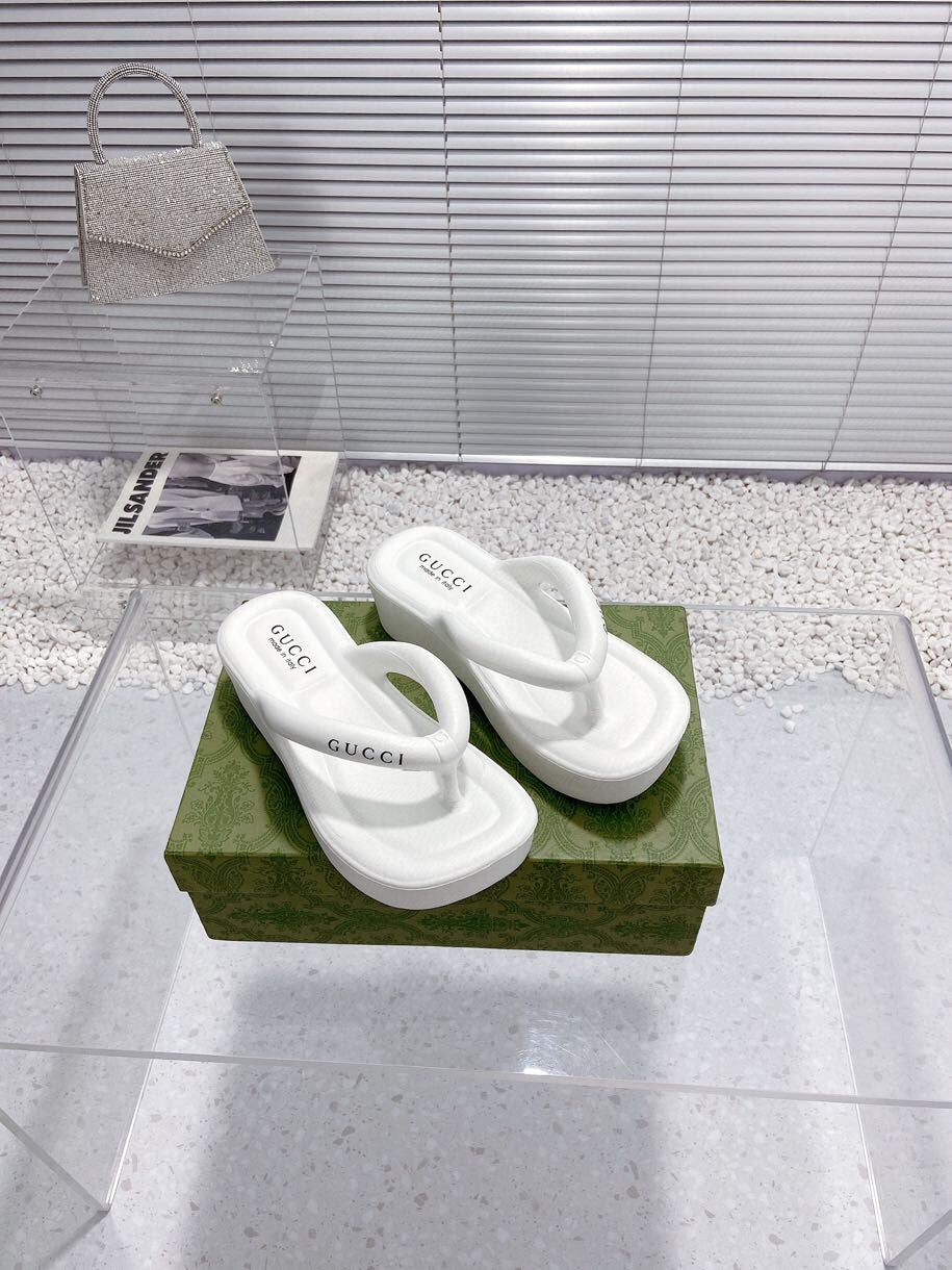 GUC* popular platform sandals