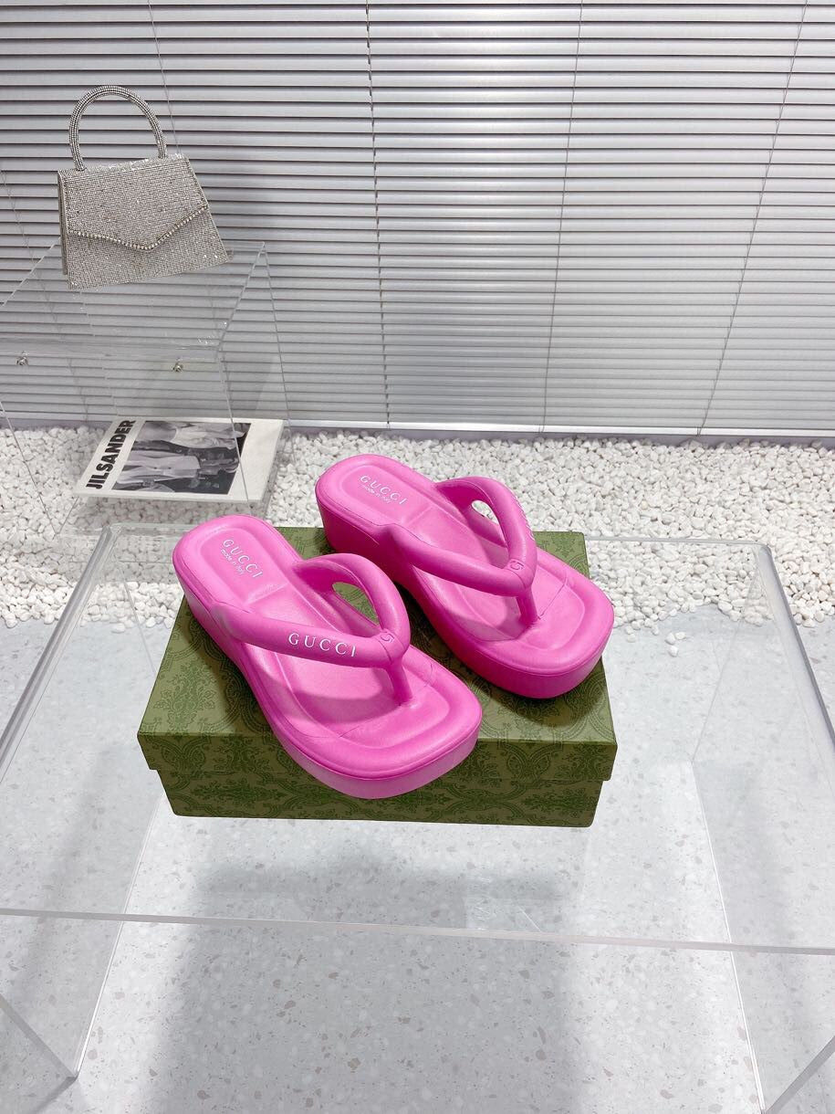 GUC* popular platform sandals