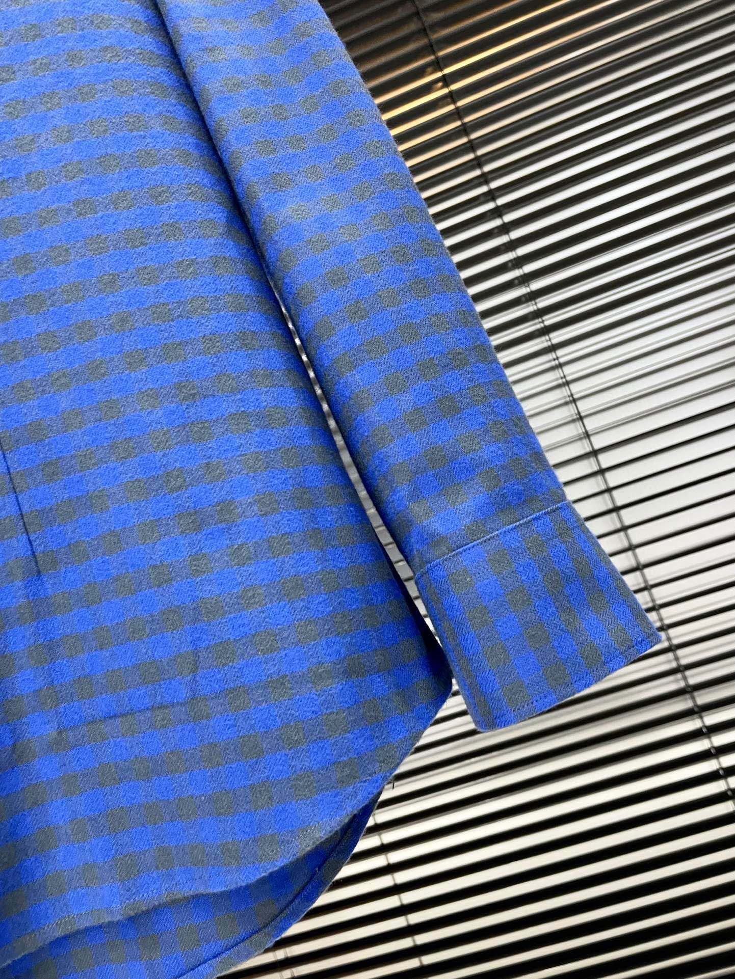 Arma*24 new long-sleeved shirt