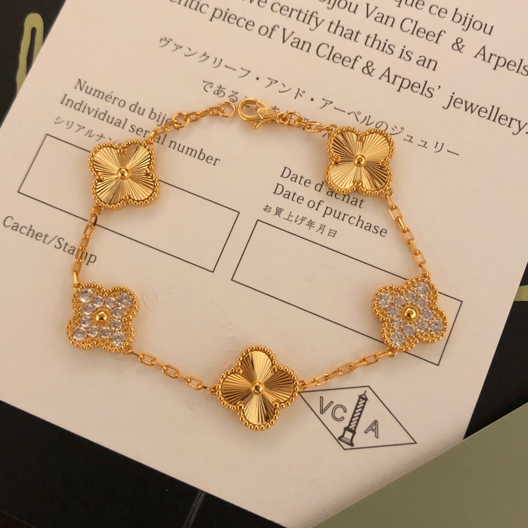 Four leaf clover lucky flower bracelet
