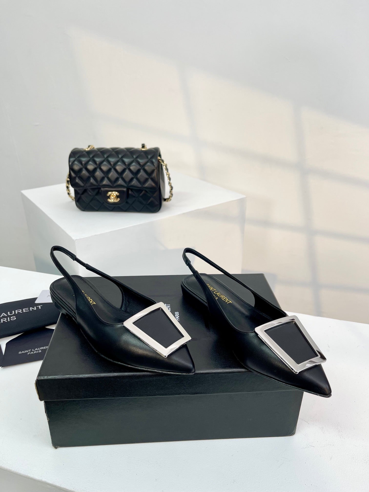 YS* 24 new empty shoes