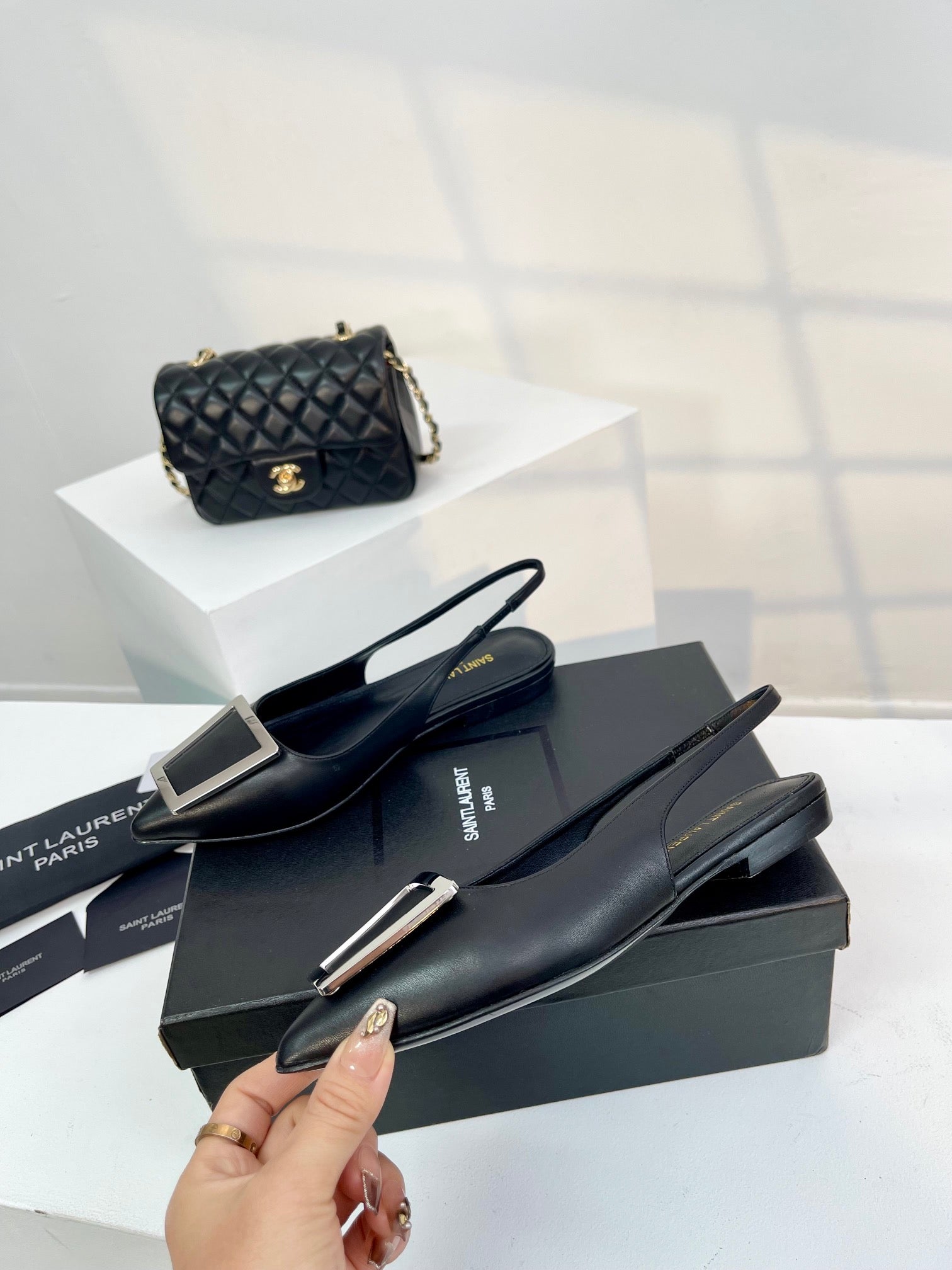 YS* 24 new empty shoes