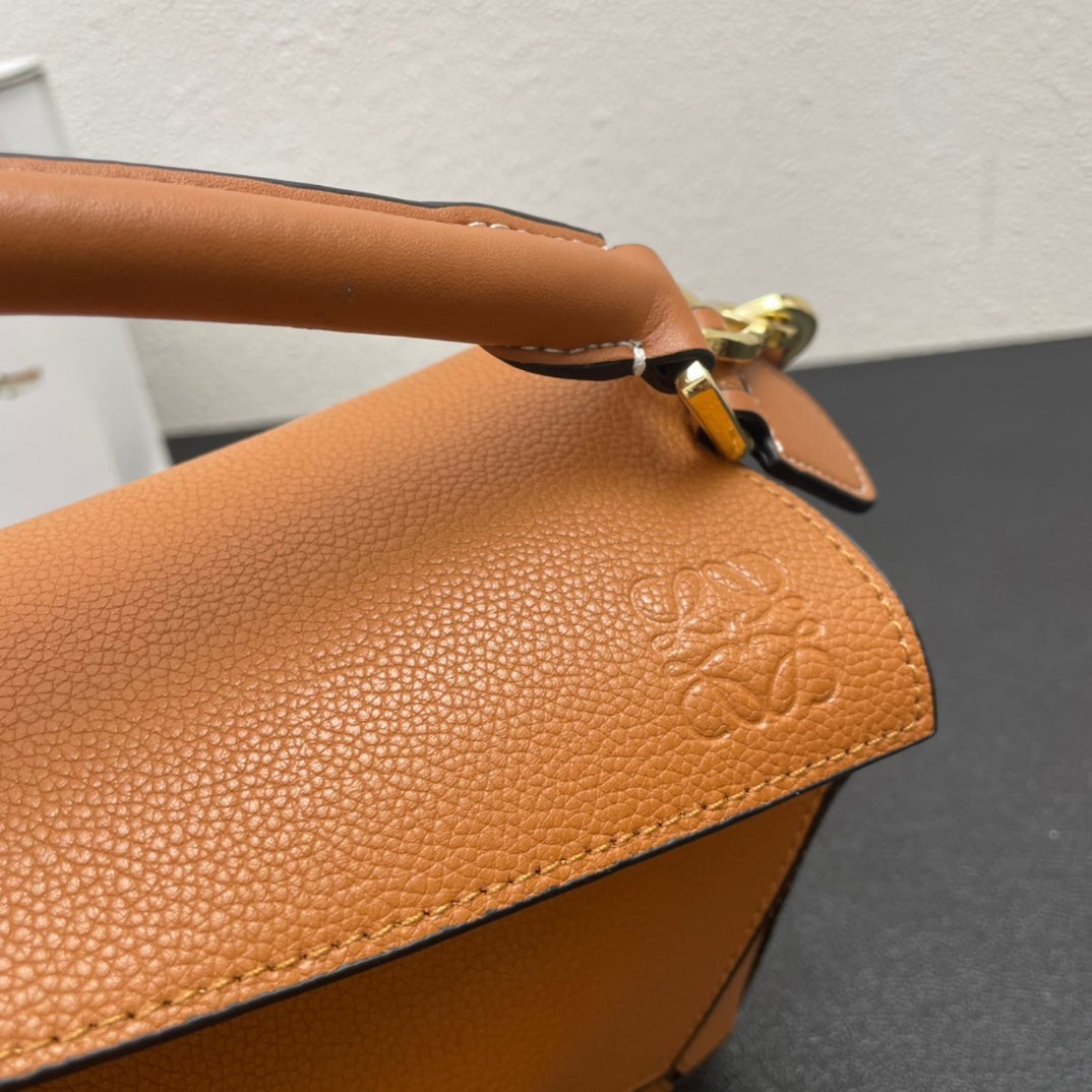 LOE* pebbled geometric bag