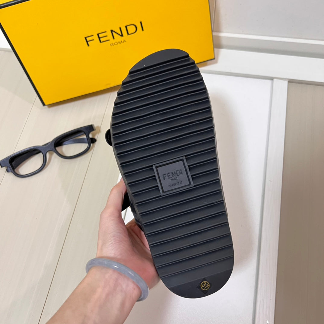 FEN* 24 new double strap slippers