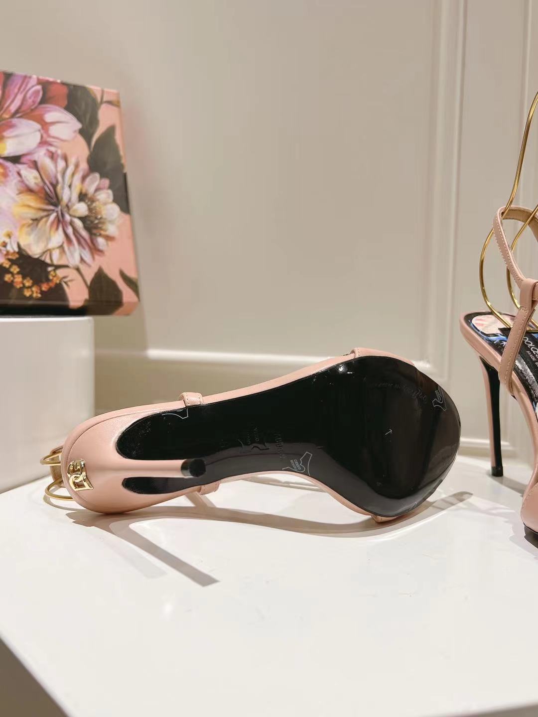 Dolc* & Gabb* 24 new high-heeled sandals