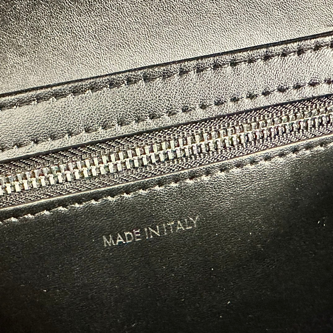 Celin* Arc de Triomphe Tofu Bun