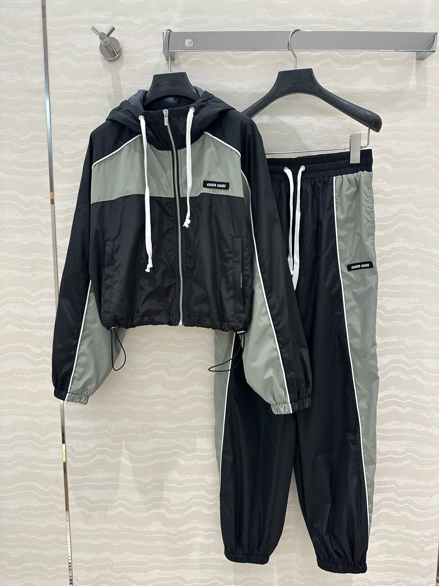MIU* 25SS sports suit