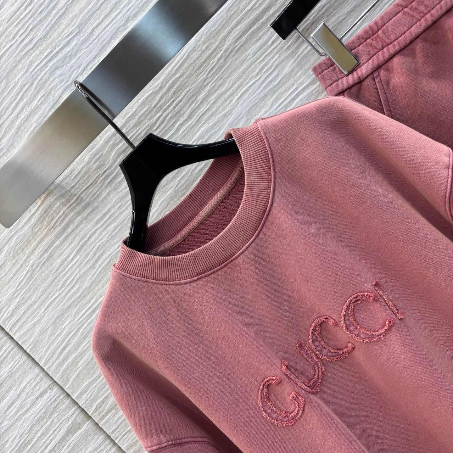 GUC* 25SS embroidered sweatshirt + elastic shorts