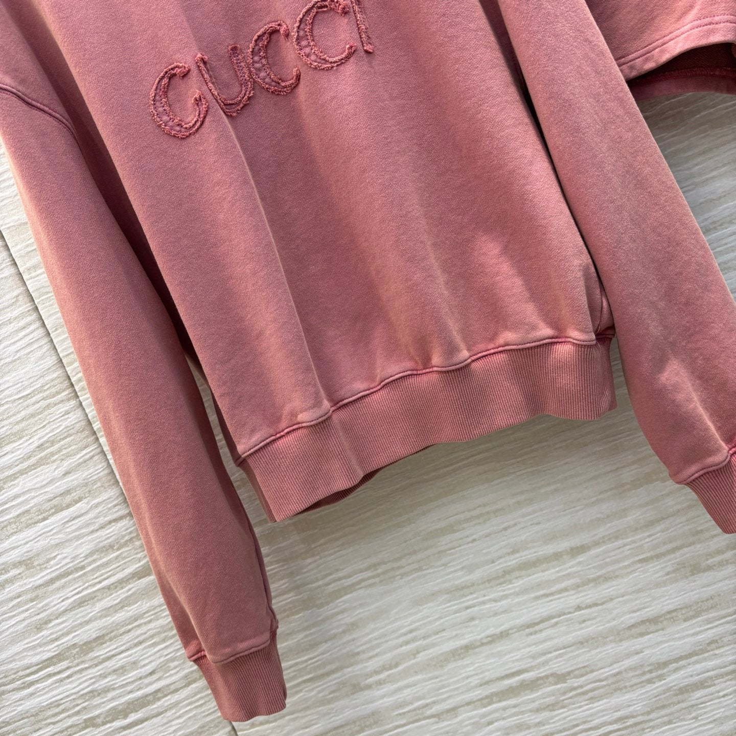 GUC* 25SS embroidered sweatshirt + elastic shorts
