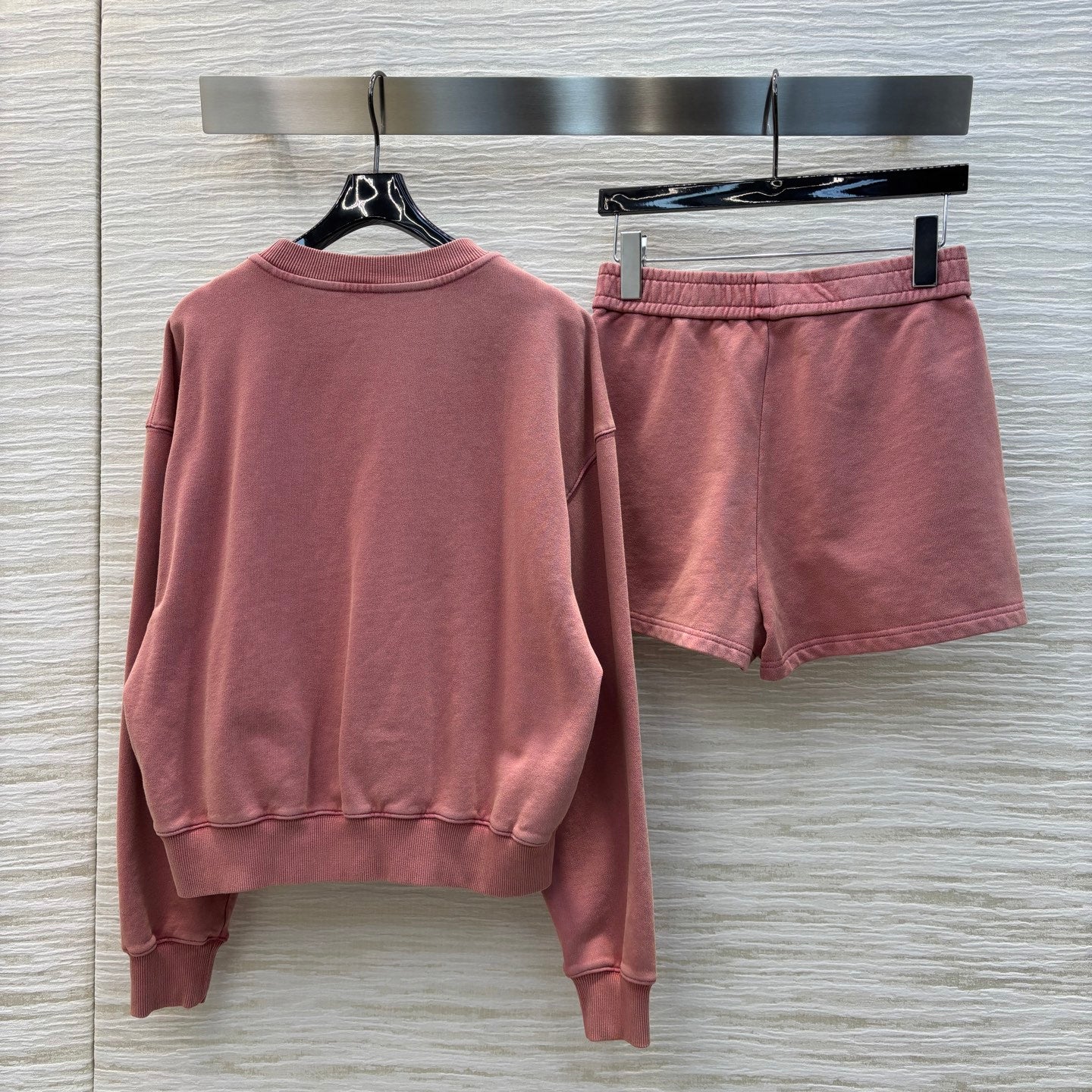 GUC* 25SS embroidered sweatshirt + elastic shorts