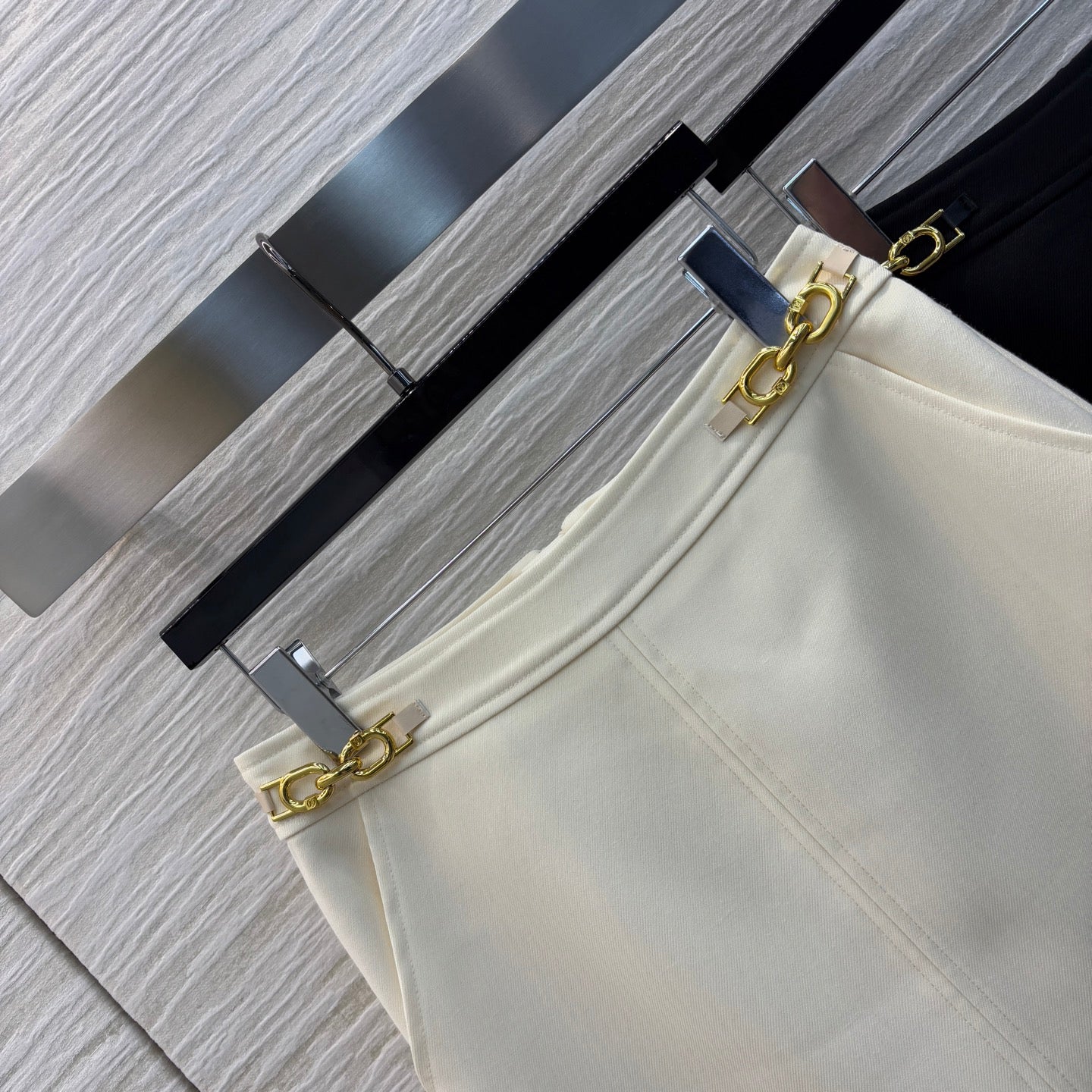 LOU* 25SS slim-fit suit jacket/skirt